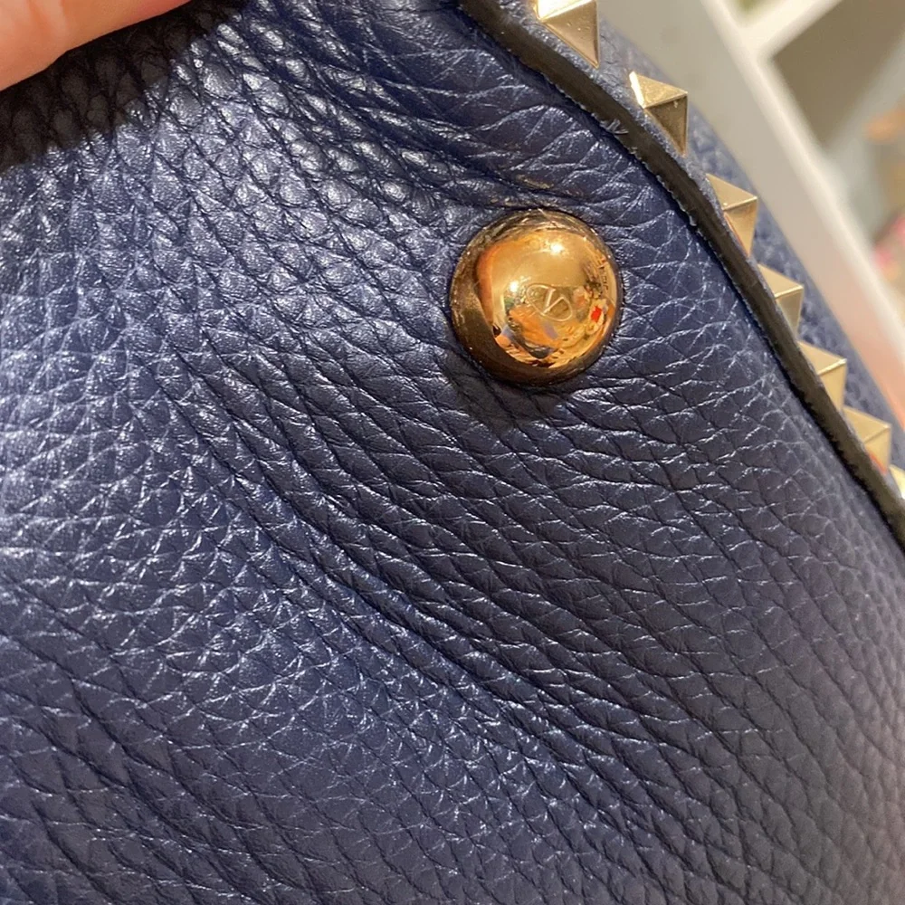 Medium Valentino Garavani Rockstud Tote Navy Grainy Leather RARE COLOR - Picture 12 of 16